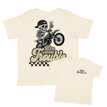 Here Comes Trouble Tee : Natural