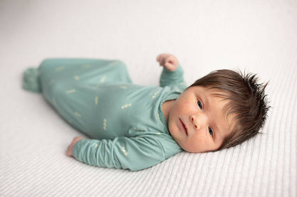 Arrow Print Knotted Newborn Baby Gown Pajamas & Hat