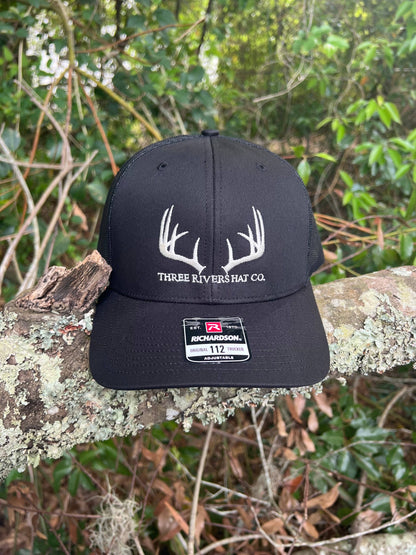 Classic Whitetail Rack - Trucker Snapback Hat - Richardson 112: Black/Black Mesh