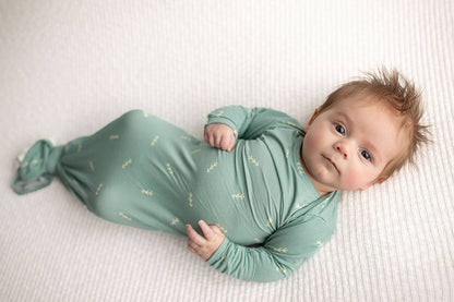 Arrow Print Knotted Newborn Baby Gown Pajamas & Hat