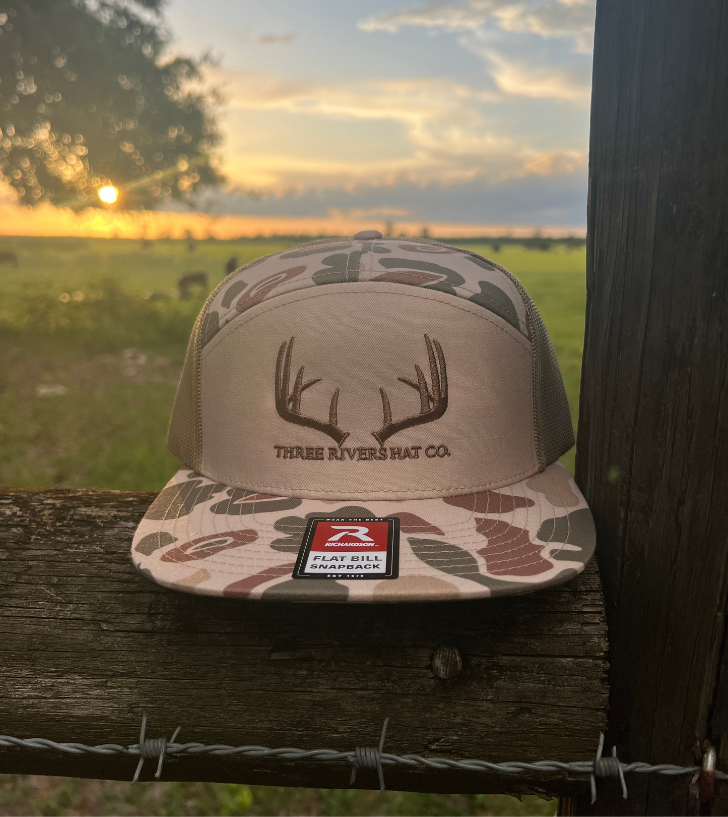 Classic Whitetail Rack - Flatbill Snapback - Richardson 168P Duck Camo: Harvest Duck Camo (Light Brown)