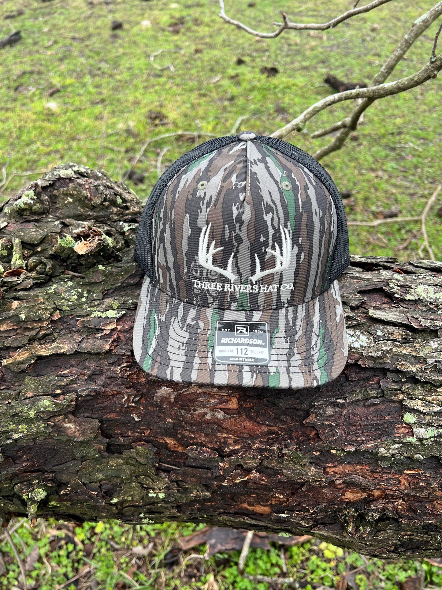 Classic Whitetail Rack - Trucker Snapback Hat - Richardson 112: Army Olive/Tan