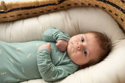 Arrow Print Knotted Newborn Baby Gown Pajamas & Hat