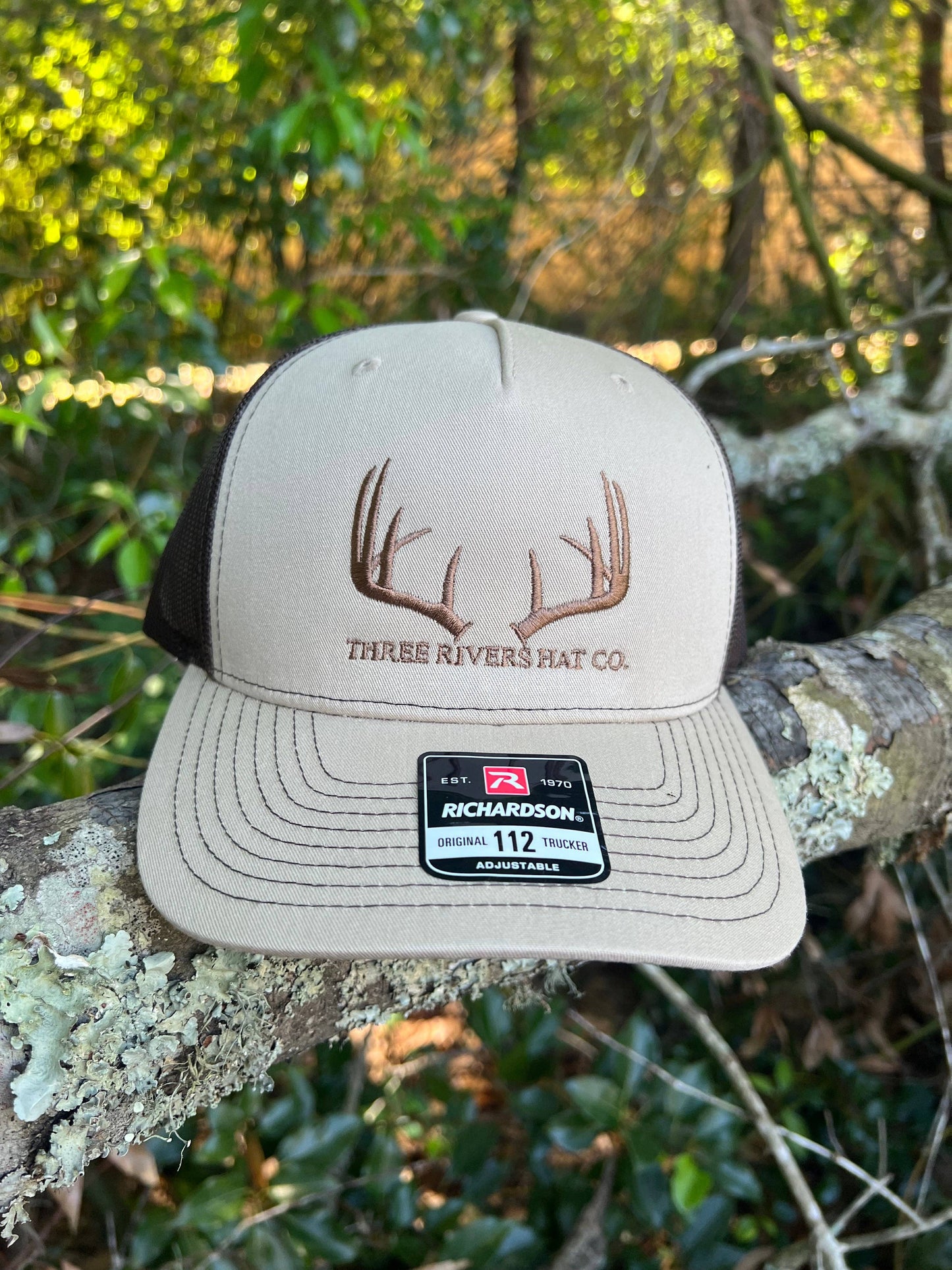Classic Whitetail Rack - Trucker Snapback Hat - Richardson 112: Khaki/Coffee