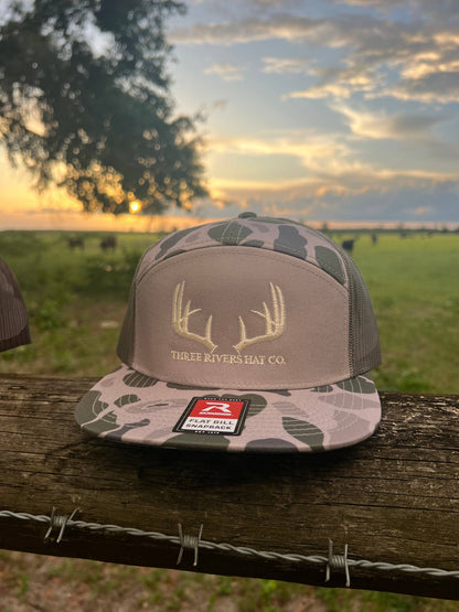 Classic Whitetail Rack - Flatbill Snapback - Richardson 168P Duck Camo: Harvest Duck Camo (Light Brown)