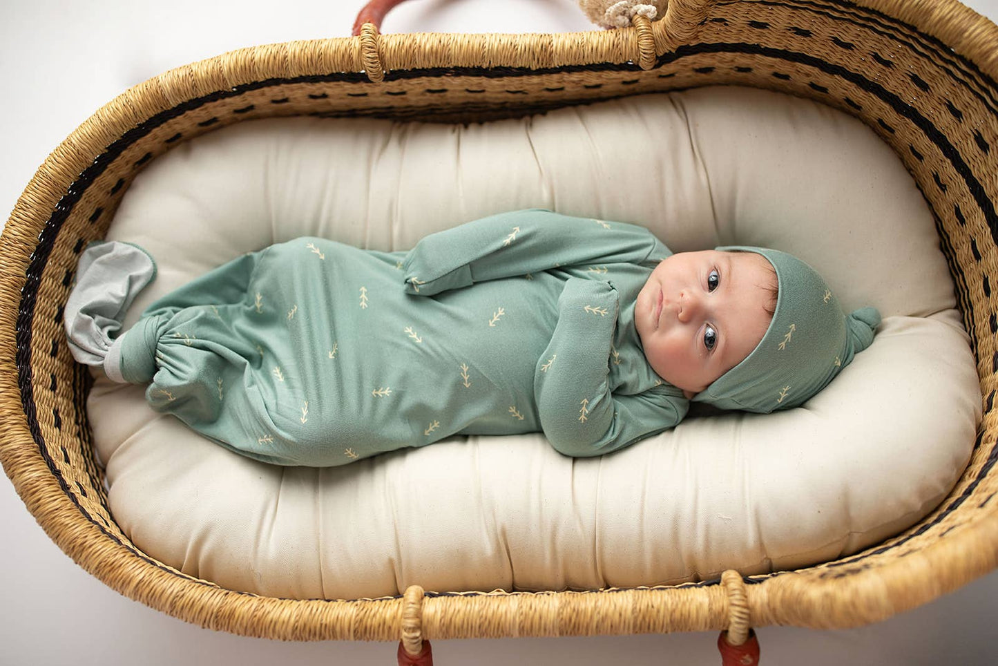 Arrow Print Knotted Newborn Baby Gown Pajamas & Hat