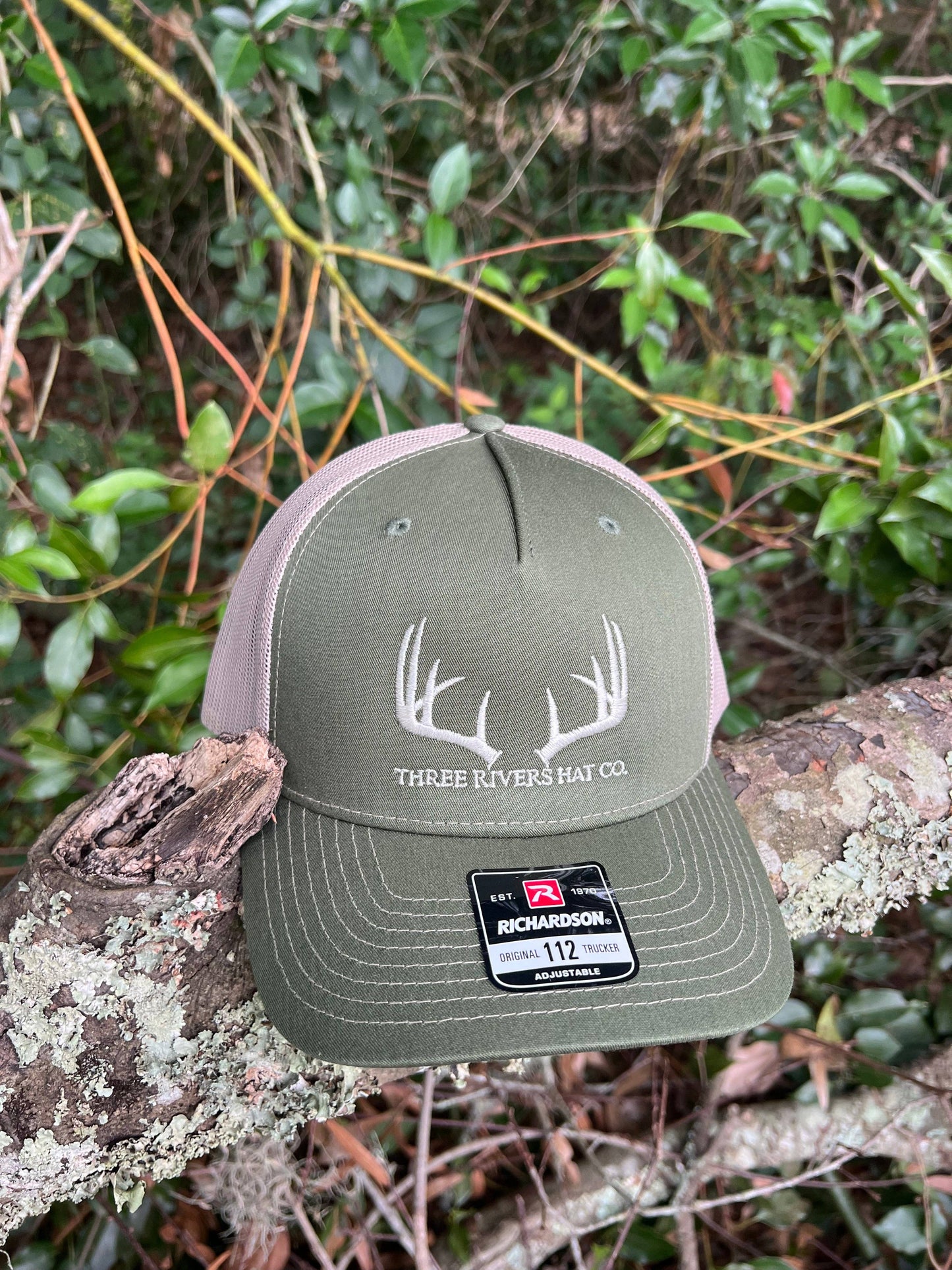 Classic Whitetail Rack - Trucker Snapback Hat - Richardson 112: Black/Black Mesh