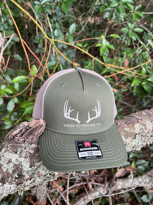 Classic Whitetail Rack - Trucker Snapback Hat - Richardson 112: Army Olive/Tan