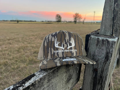 Classic Whitetail Rack - Trucker Snapback Hat - Richardson 112: Khaki/Coffee