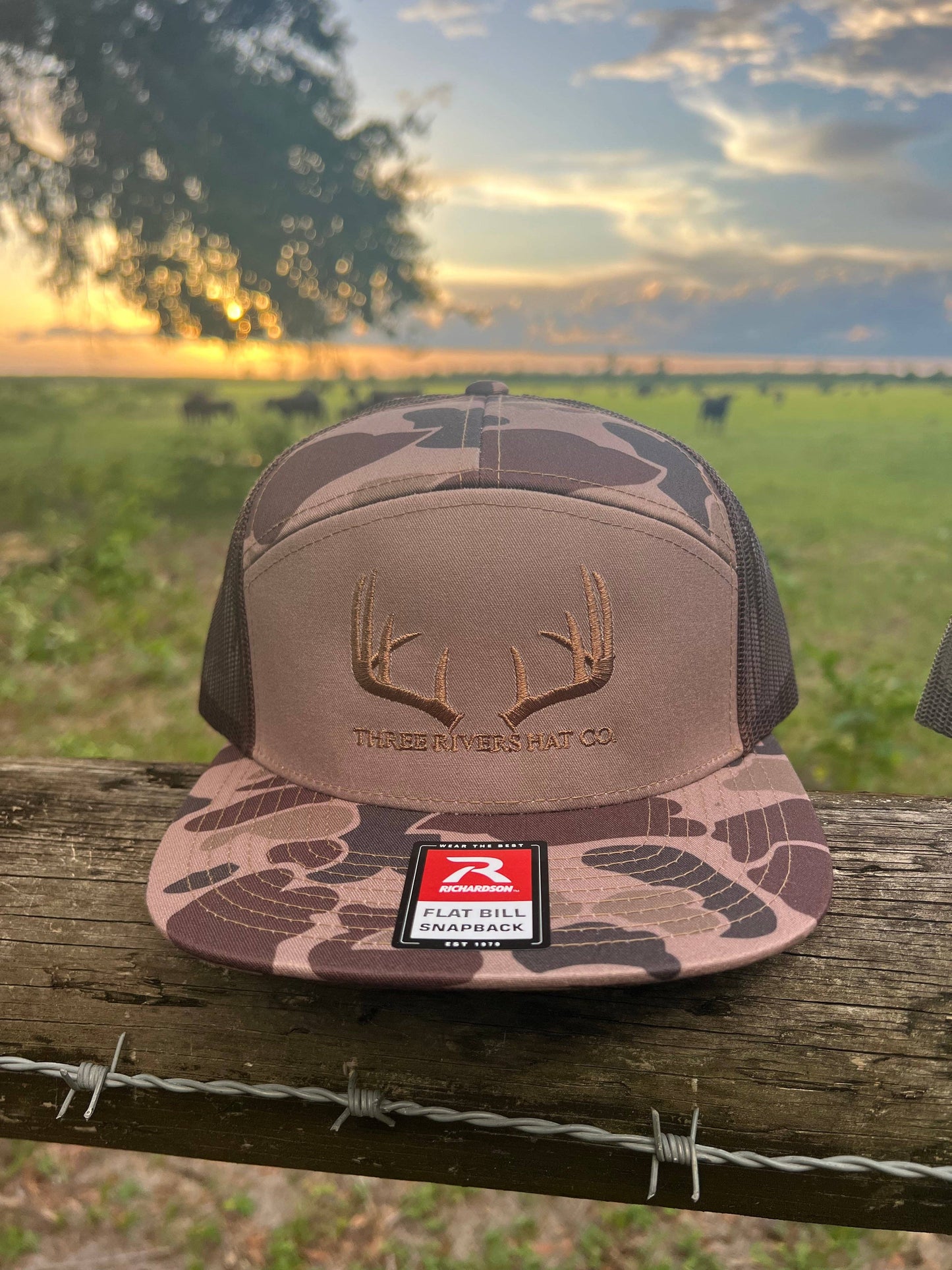 Classic Whitetail Rack - Flatbill Snapback - Richardson 168P Duck Camo: Harvest Duck Camo (Light Brown)