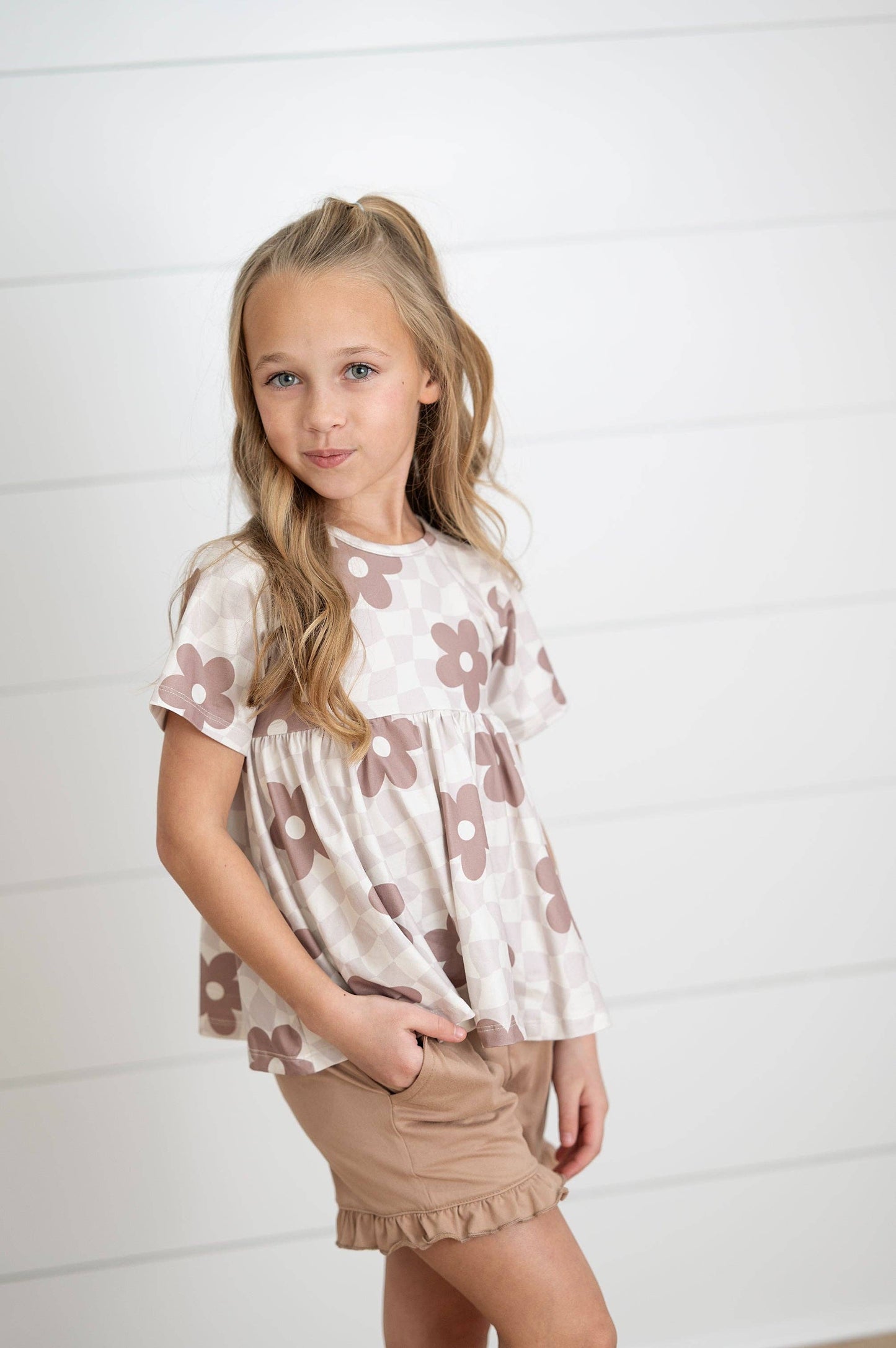 Kids Retro Daisy Check Tan Pocket Ruffle Spring Short Set