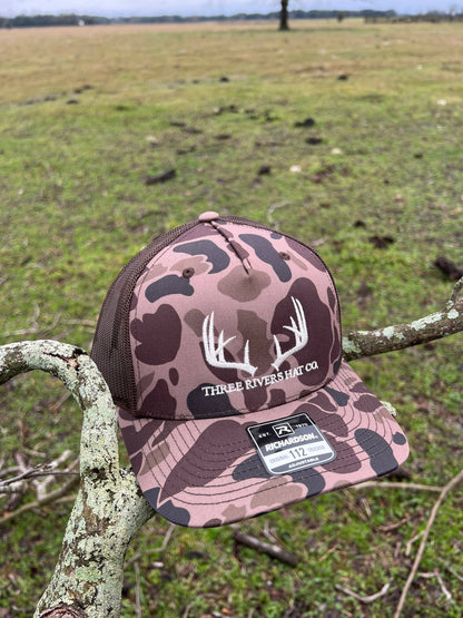 Classic Whitetail Rack - Trucker Snapback Hat - Richardson 112: Black/Black Mesh