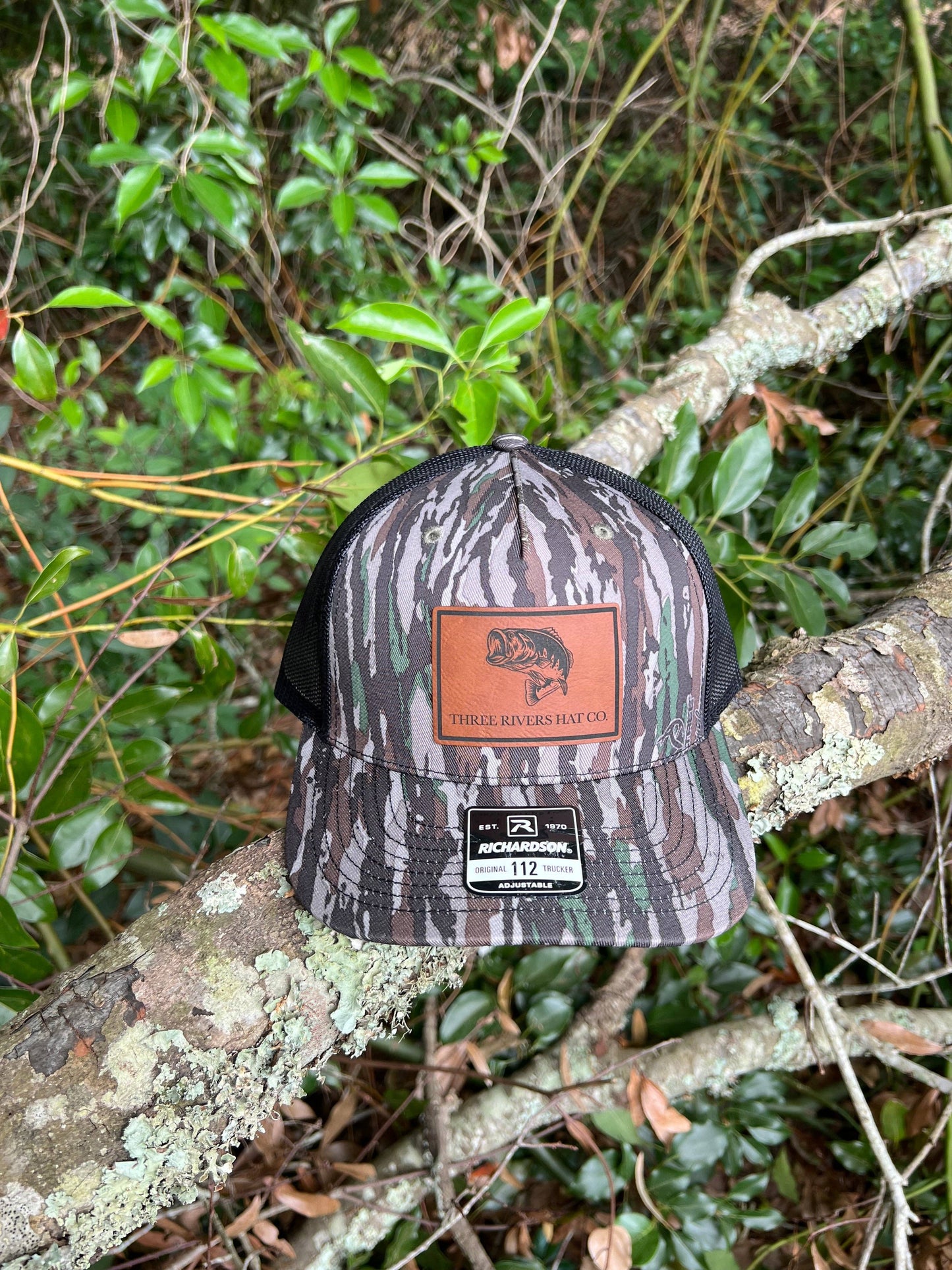Bass Silhouette - Trucker Snapback - Richardson 112: Old School Blue